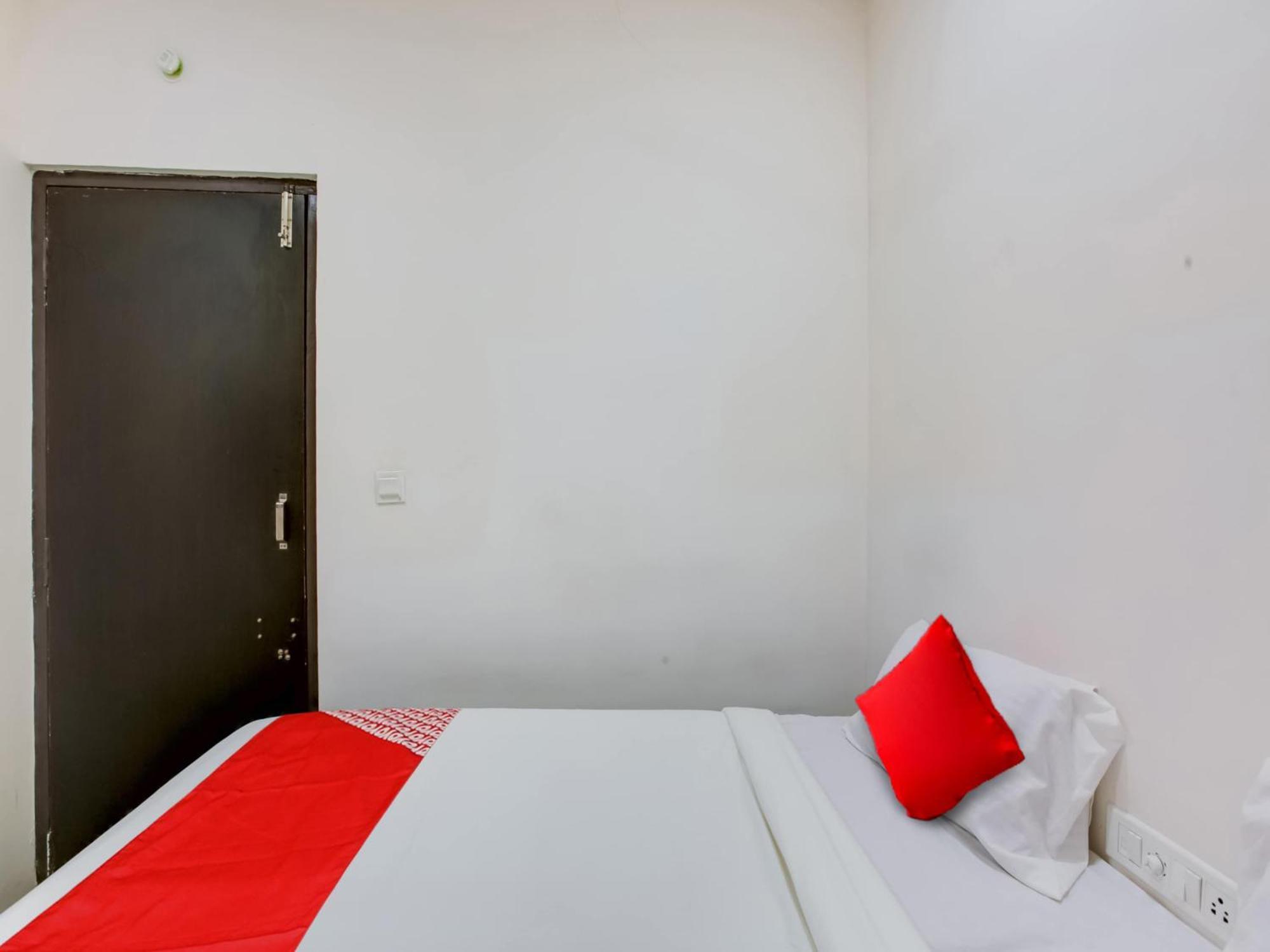Hotel O Manjushree Boarding & Lodging Nearby Dr.Br Ambedkar Stadium Basveshwar Nagar Bangalore Exterior foto